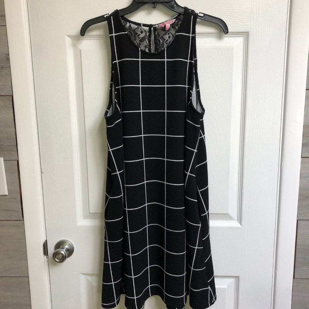 Candie's Dress with Lace Back Size XL